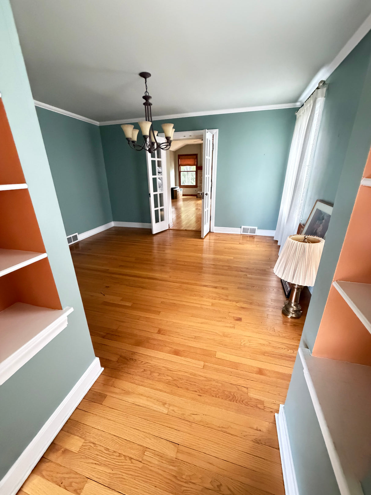 1,200± SQ FT Solid Oak Hardwood Flooring – Whole House Salvage