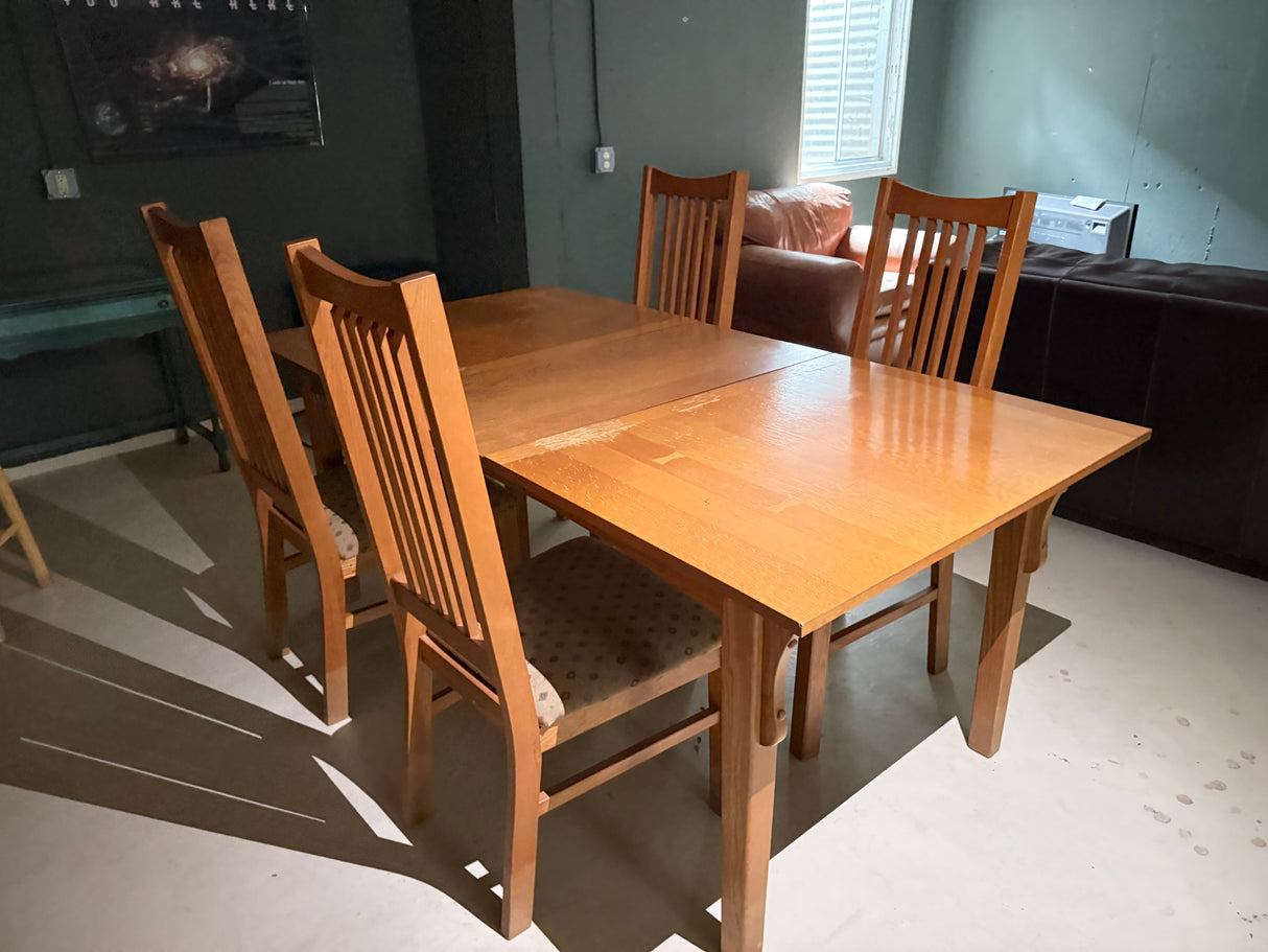 Solid Oak Mission Style Dining Table & 4 Chairs Set