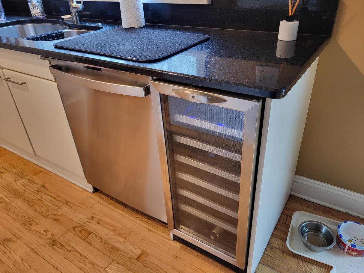 15" wine refrigerator - Danby