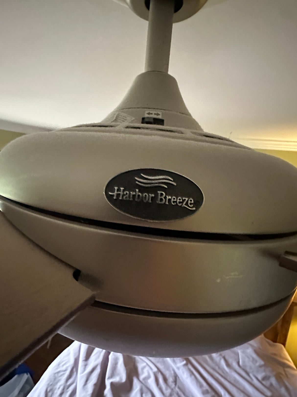 Harbor Breeze 5-Blade Ceiling Fan with Light
