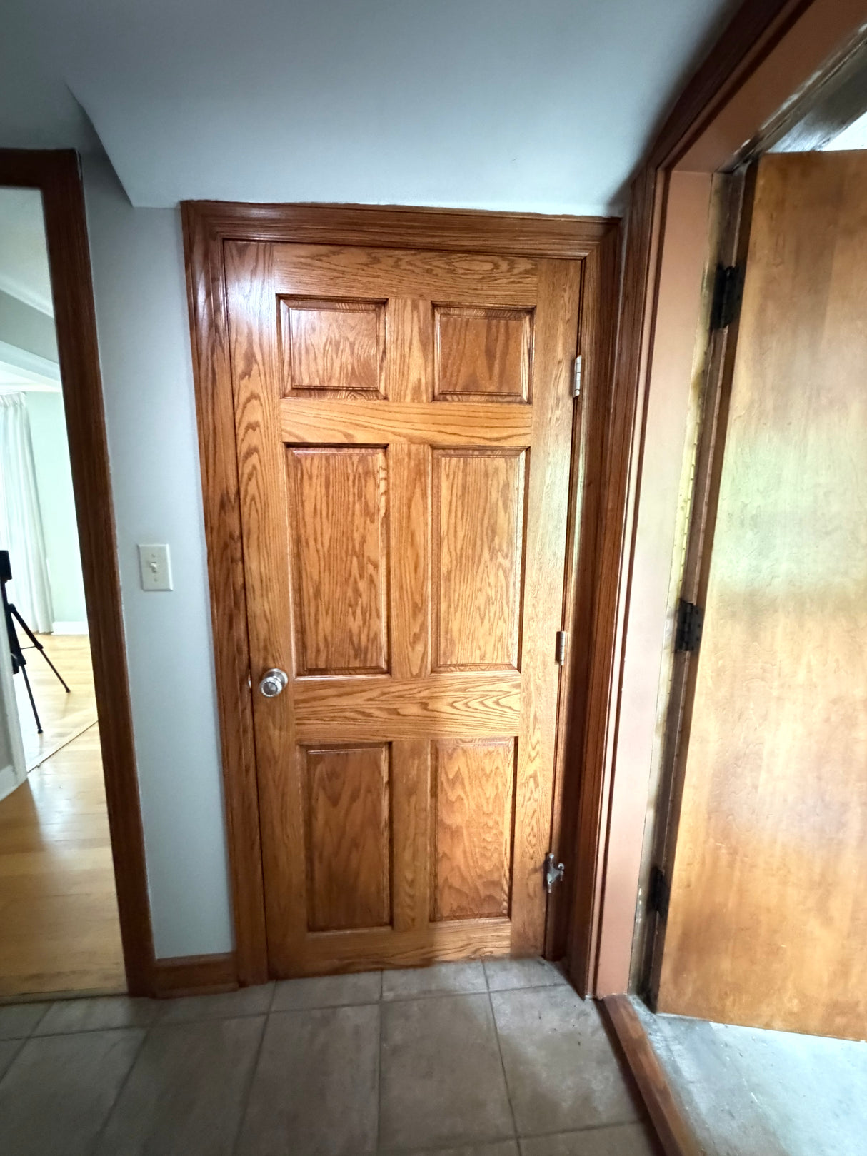 Used pre-hung solid oak 6-panel doors with jamb & casing