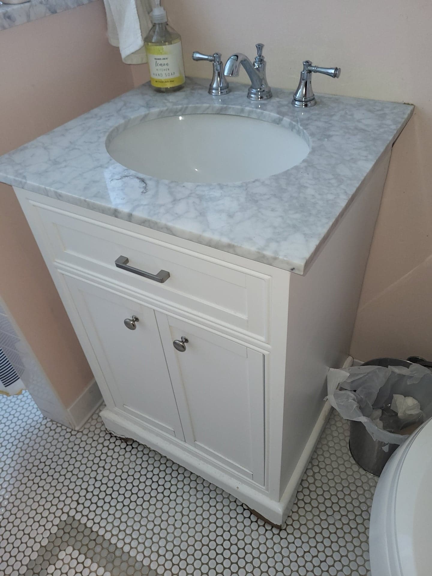White Shaker Bath Vanity 24x34x21 w/ Carrara Marble Top & Chrome Widespread Faucet