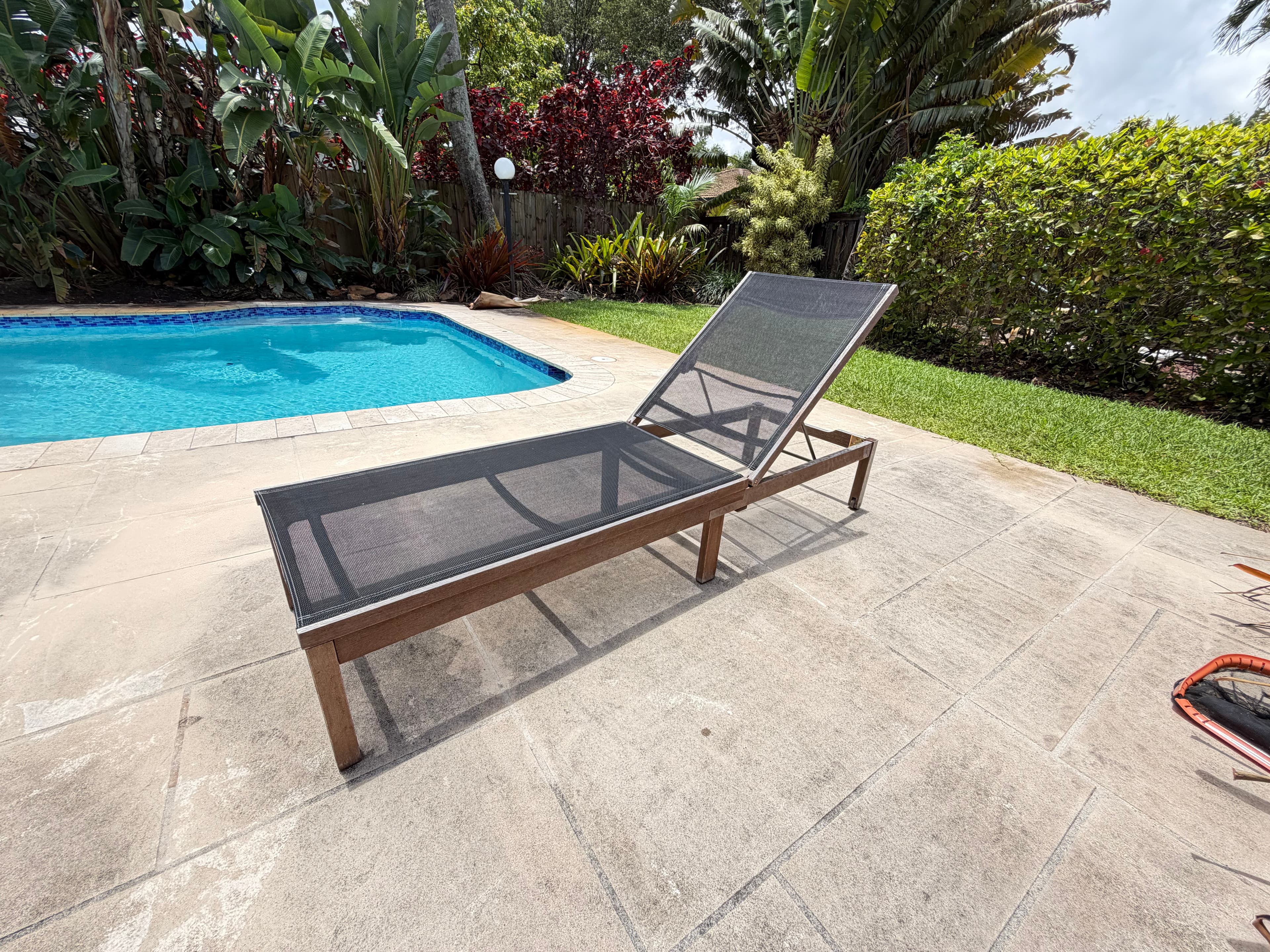 Outdoor Pool Lounge Chairs – Set of 2