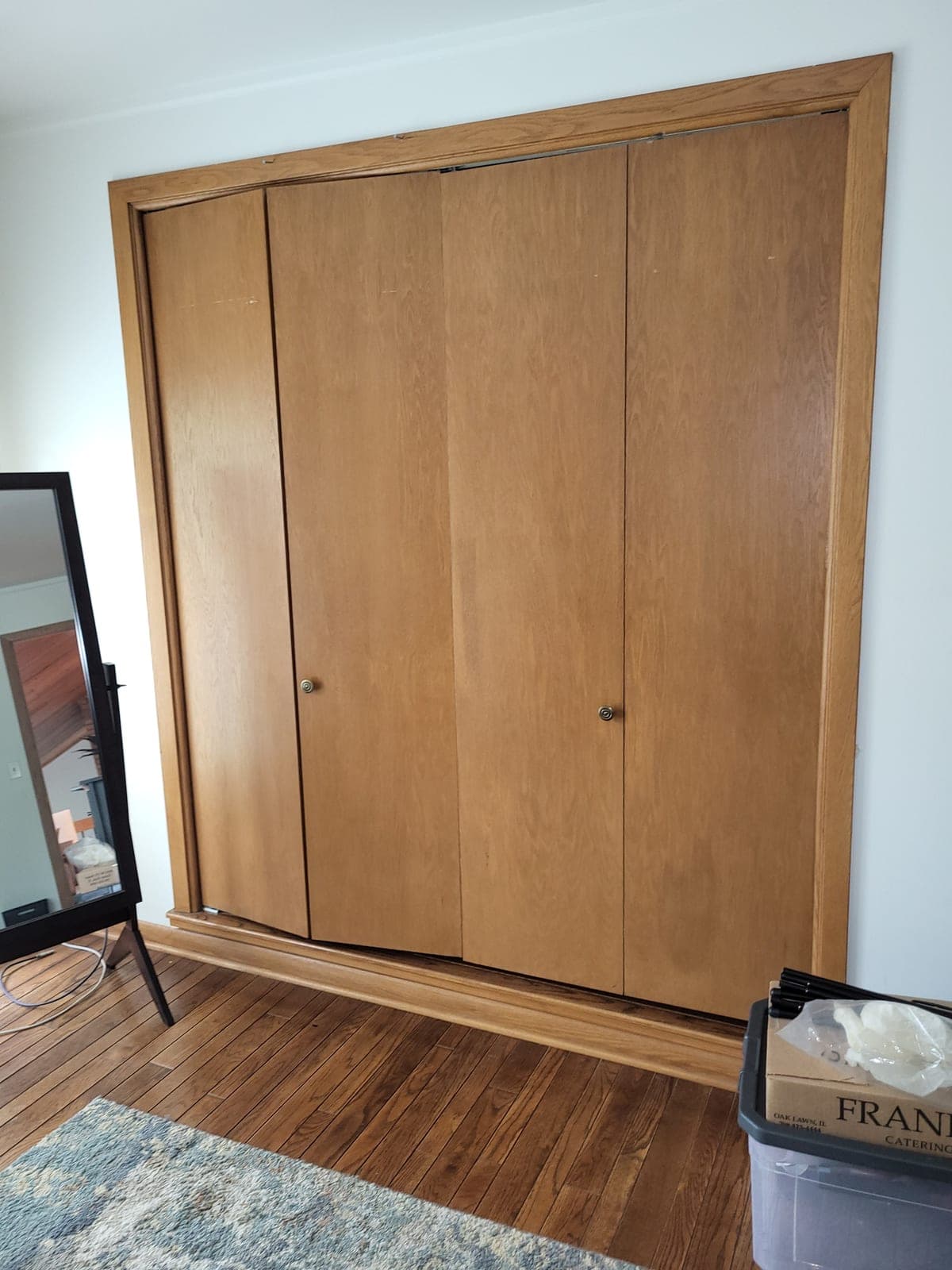 Oak bi-fold doors & hardware
