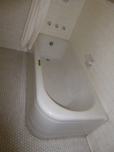 Vintage 1920s Cast Iron Left Alcove Tub
