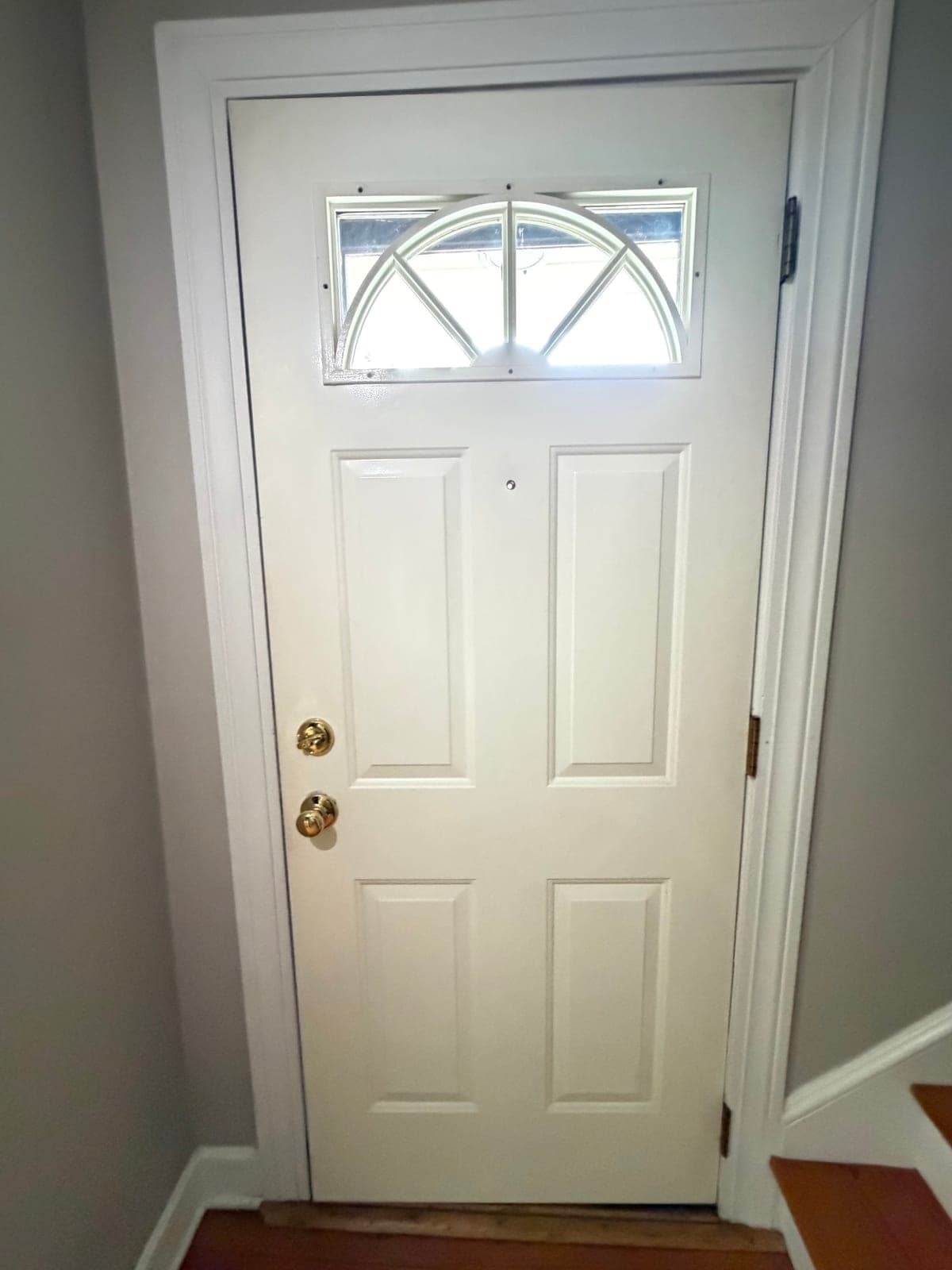 Steel Prehung Entry Door, Fan Lite 4-Panel, White, 32×80, Good