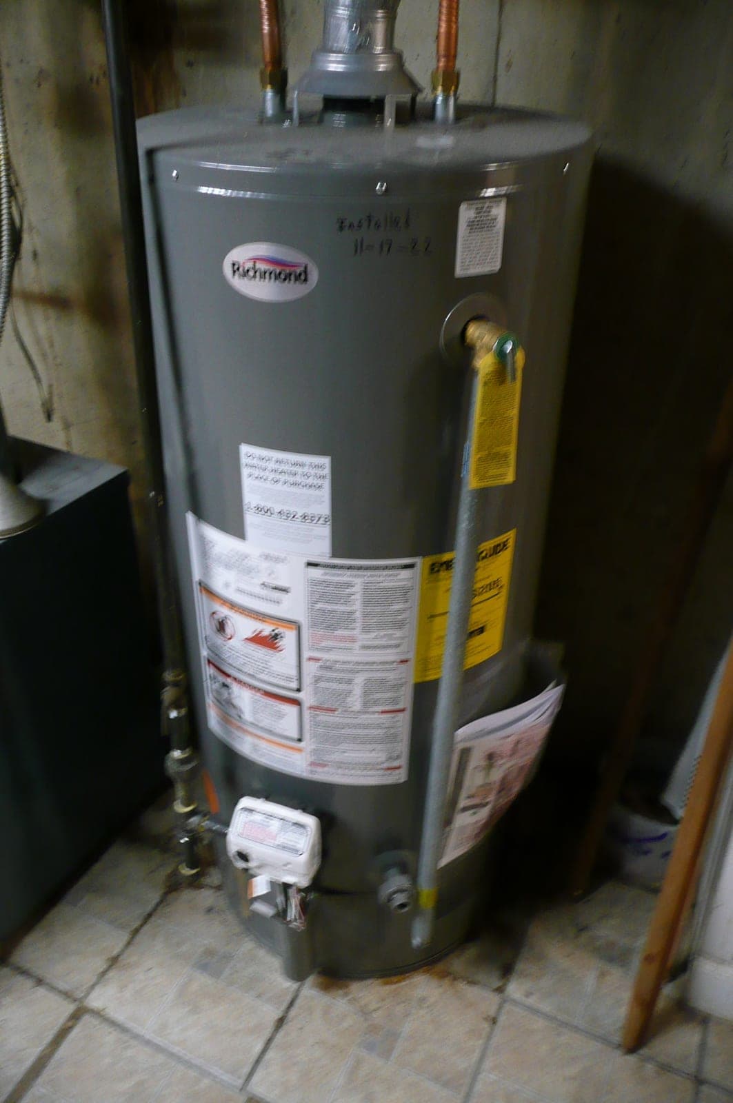 Richmond Essential Series Gas Water Heater
