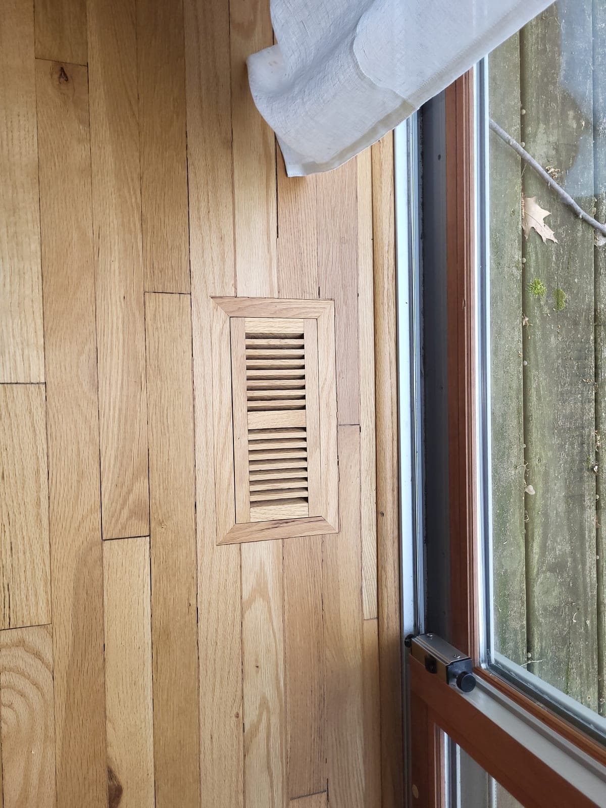 Oak flooring - 550sf