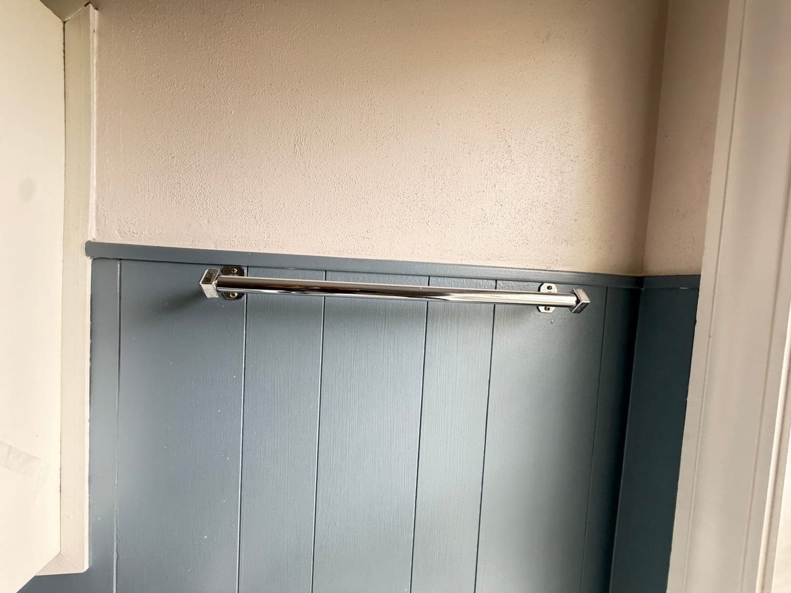 polished Chrome Wall-Mount Towel Bar, ~24 in