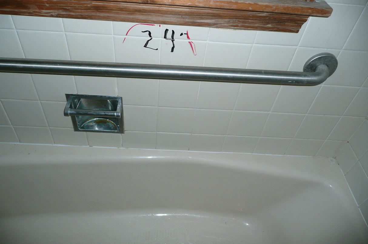 24" Handicap Bar