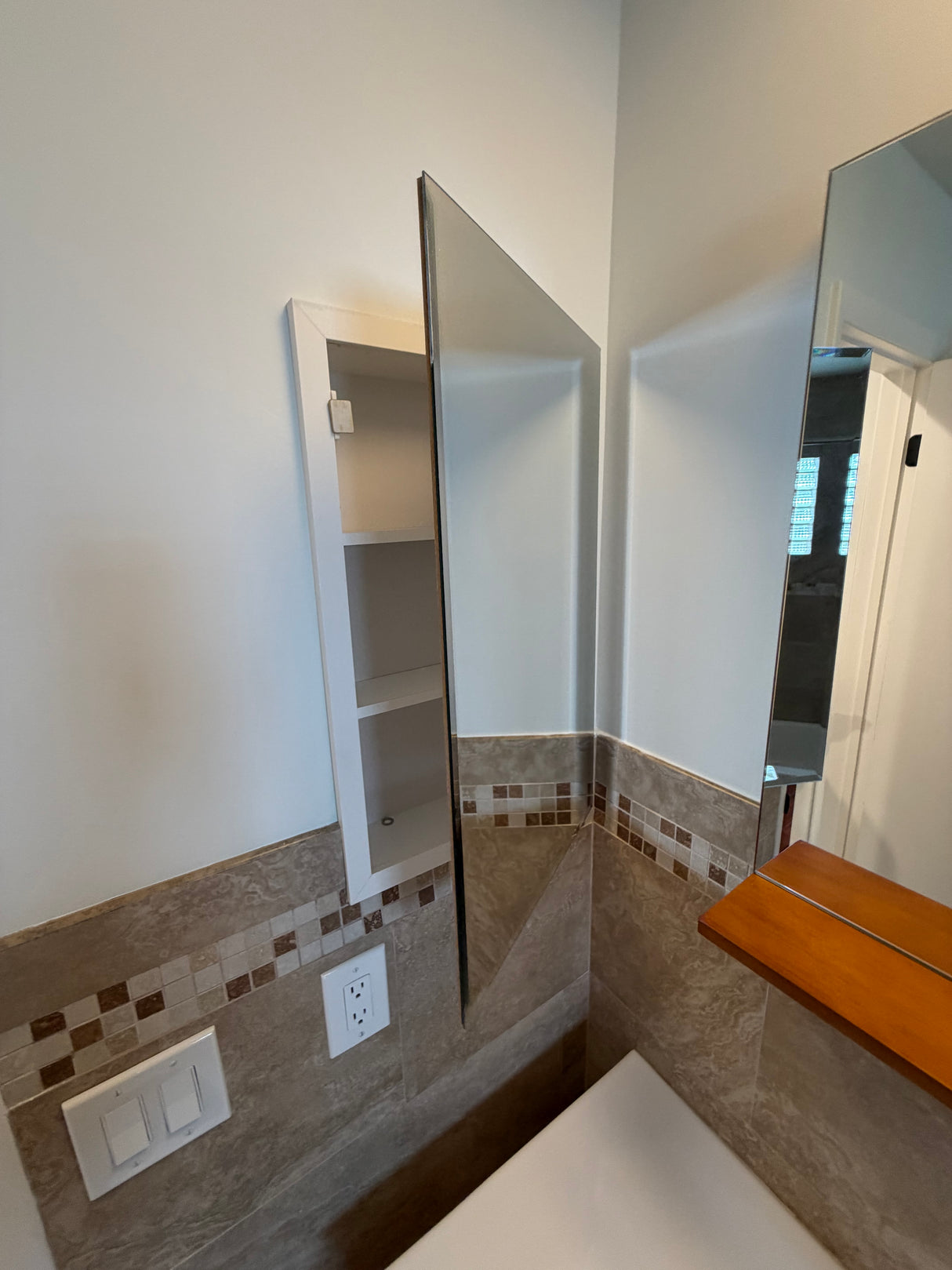Recessed Mirrored Medicine Cabinet with Storage Shelves