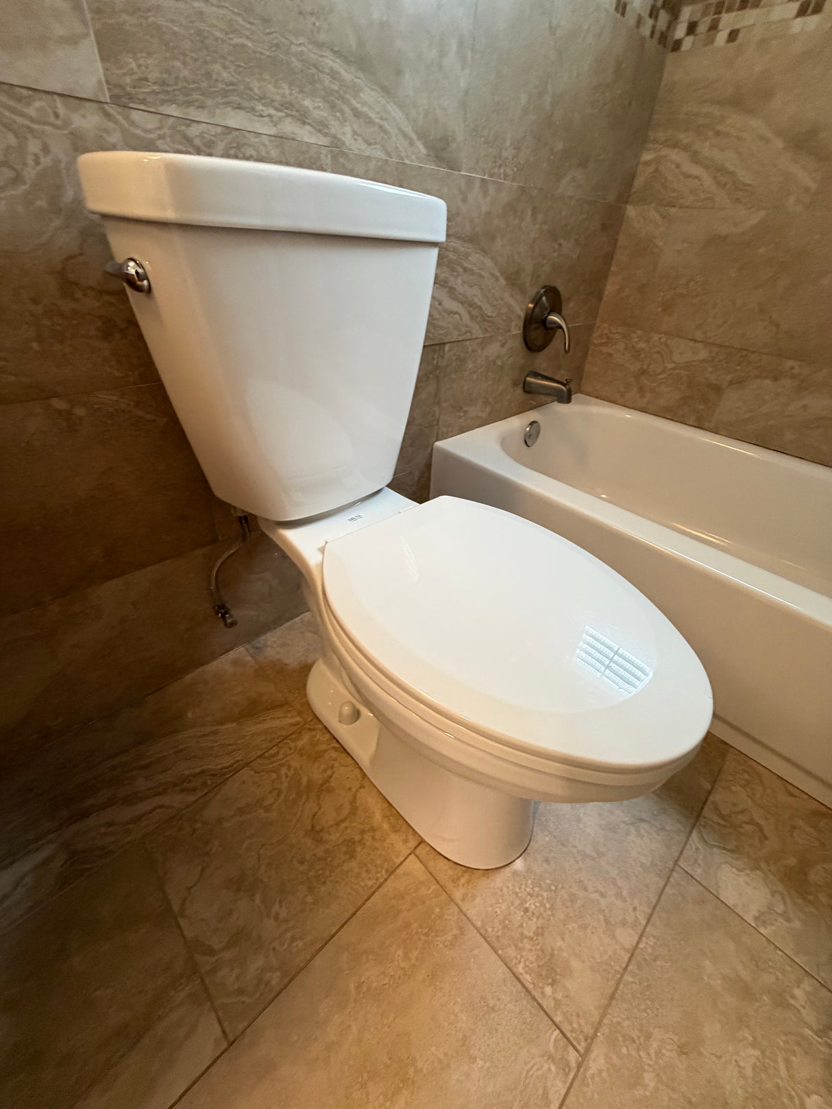 Modern White Elongated Toilet