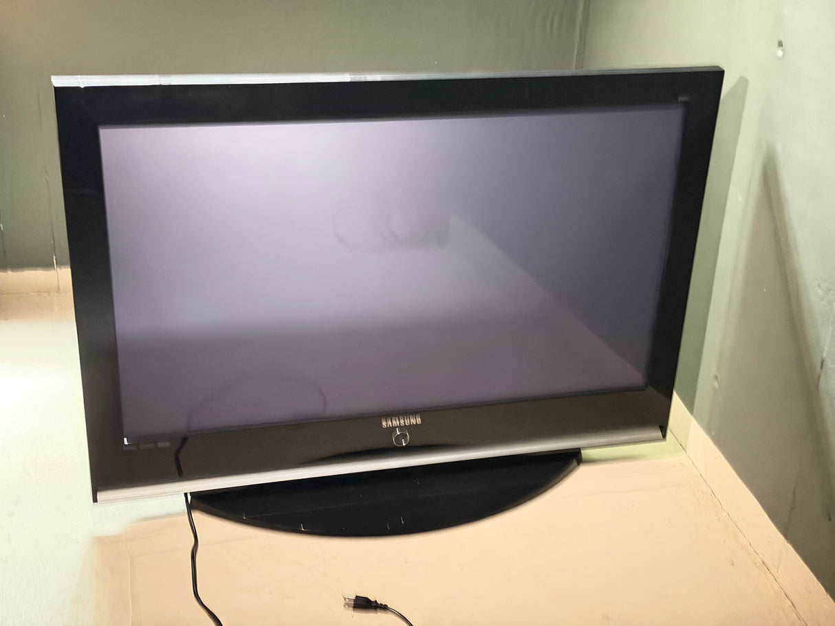 Samsung 42" Plasma HDTV with Stand, 720p