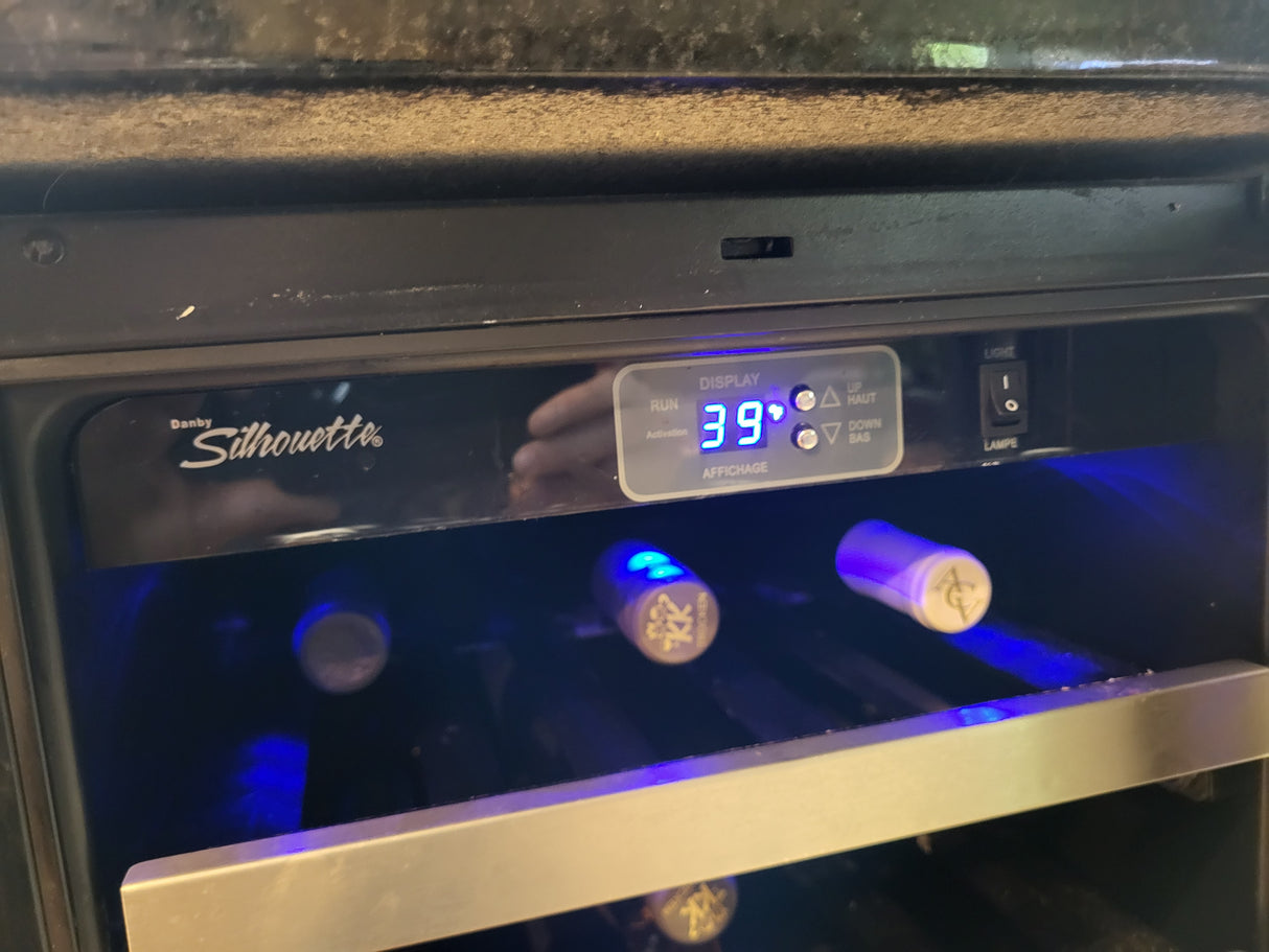 15" wine refrigerator - Danby