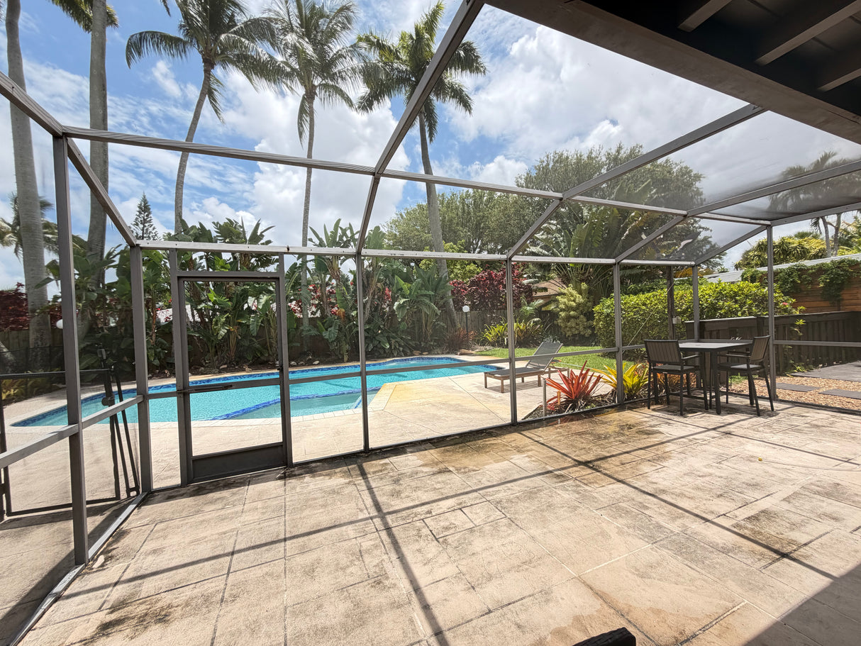 Large Aluminum Screen Enclosure with Screen Door – Approx. 27’ x 110”